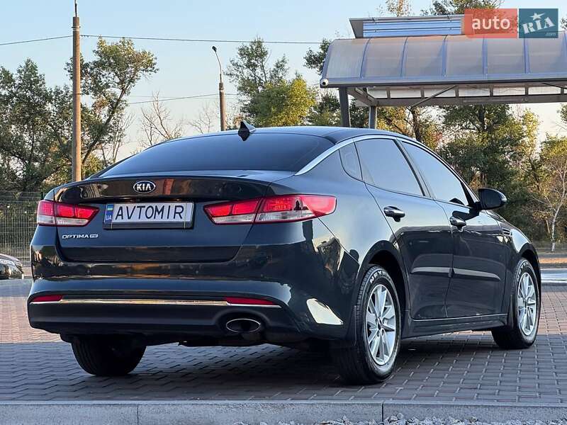 Седан Kia Optima 2016 в Запорожье