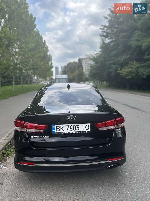 Седан Kia Optima 2018 в Киеве