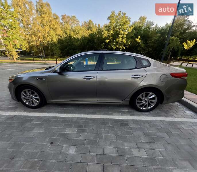 Седан Kia Optima 2018 в Львове