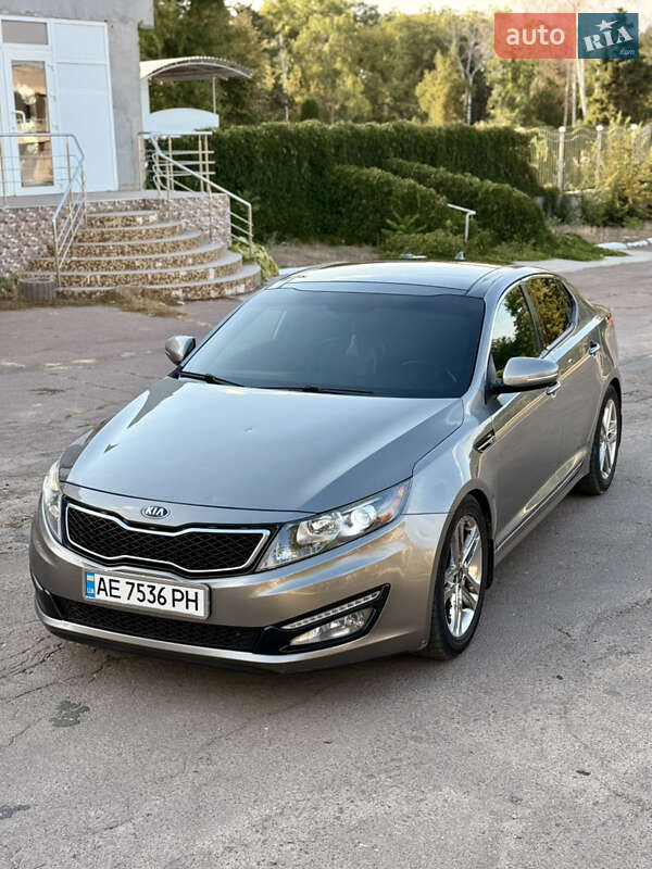 Седан Kia Optima 2012 в Кривом Роге