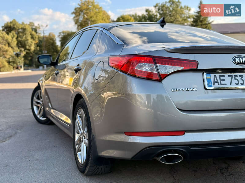 Седан Kia Optima 2012 в Кривом Роге
