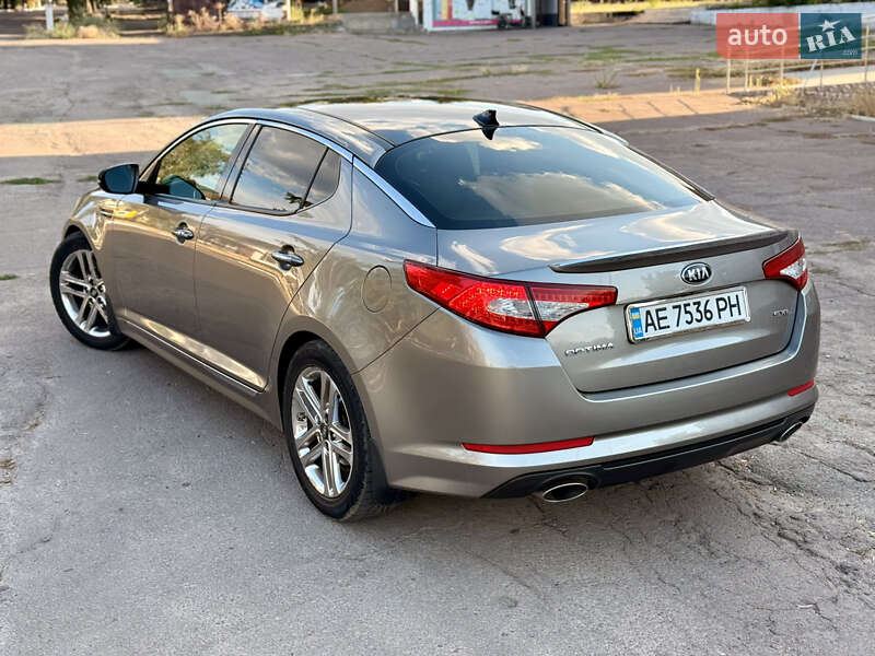 Седан Kia Optima 2012 в Кривом Роге