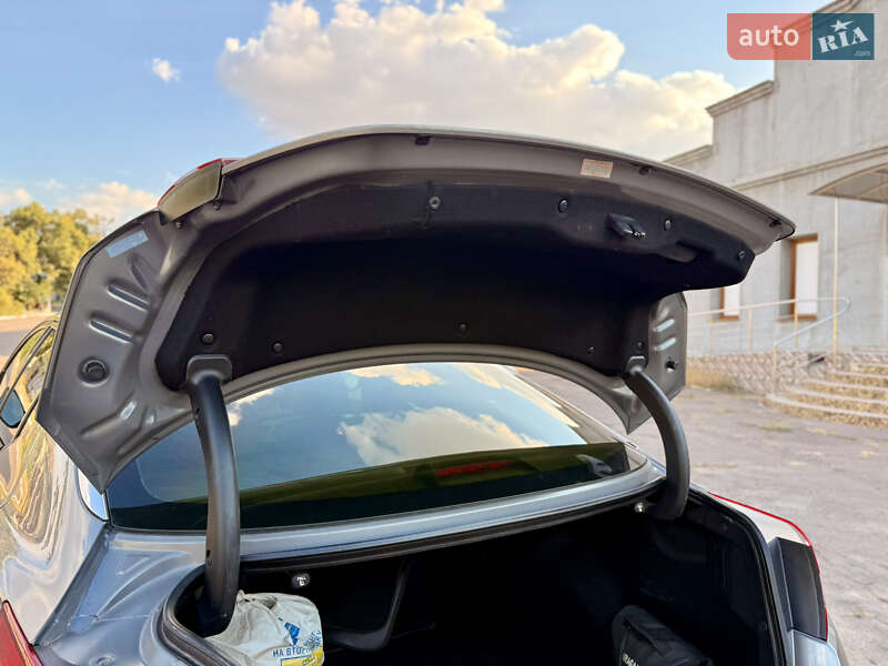 Седан Kia Optima 2012 в Кривом Роге