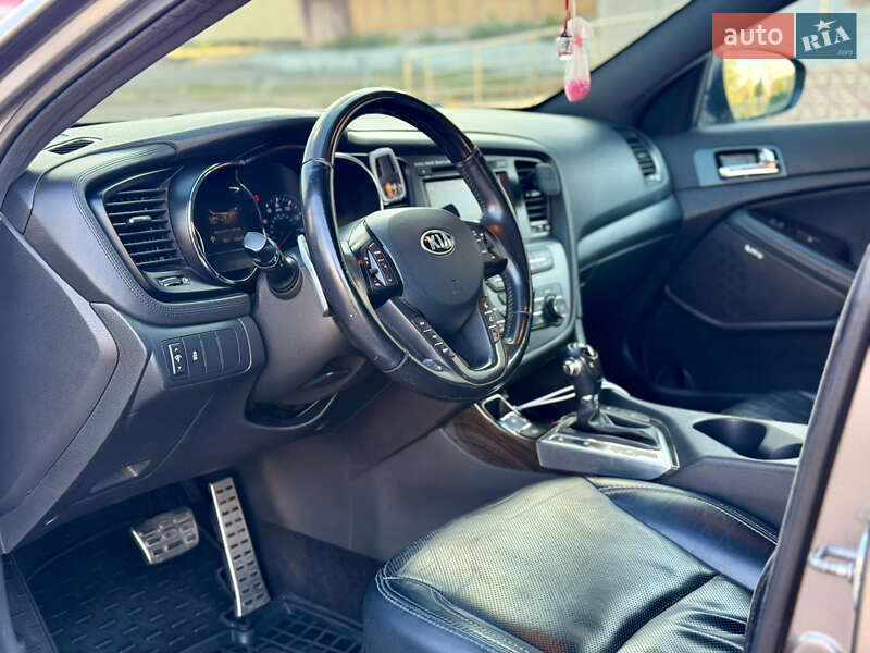Седан Kia Optima 2012 в Кривом Роге
