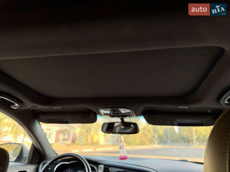 Седан Kia Optima 2012 в Кривом Роге