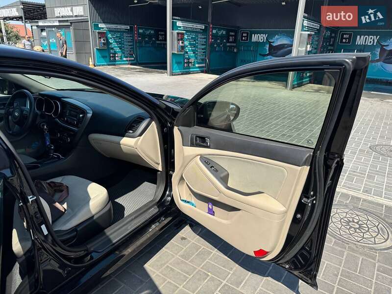 Седан Kia Optima 2015 в Запорожье