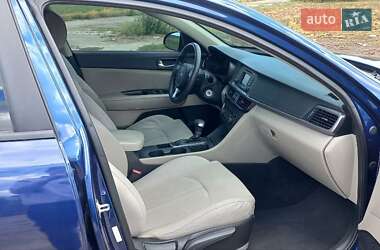 Седан Kia Optima 2016 в 