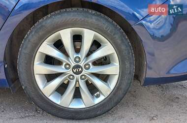 Седан Kia Optima 2016 в 