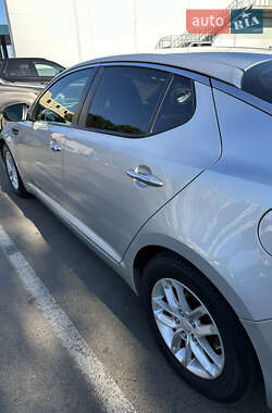 Седан Kia Optima 2011 в 