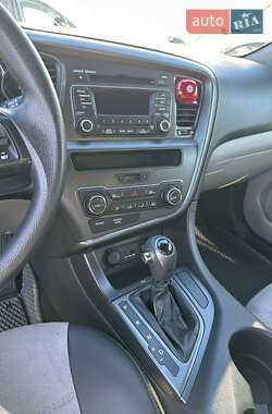 Седан Kia Optima 2011 в 