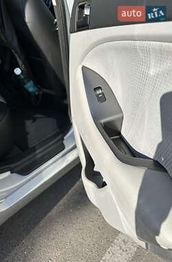 Седан Kia Optima 2011 в 