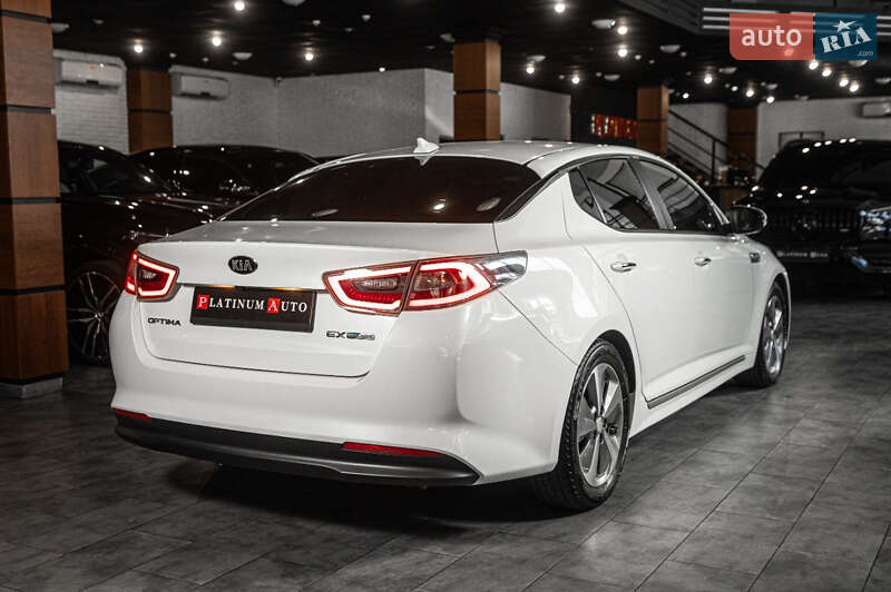 Седан Kia Optima 2015 в Одессе