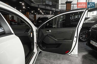 Седан Kia Optima 2015 в 