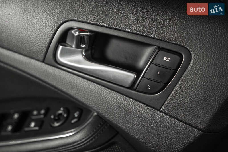 Седан Kia Optima 2015 в Одессе