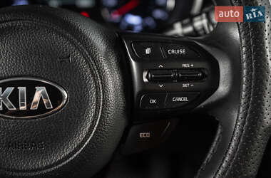 Седан Kia Optima 2015 в 