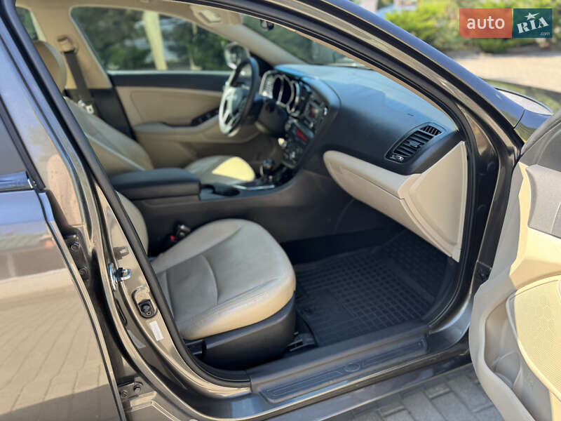 Седан Kia Optima 2012 в Кам'янці