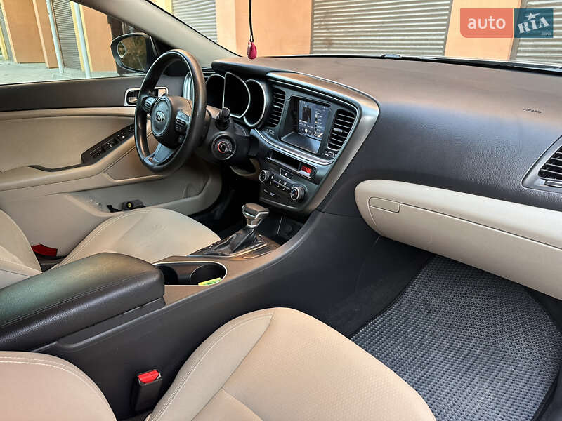 Седан Kia Optima 2014 в Хмельницком