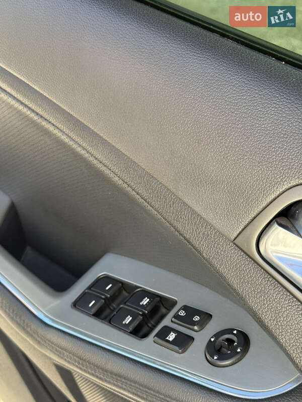 Седан Kia Optima 2014 в Запорожье