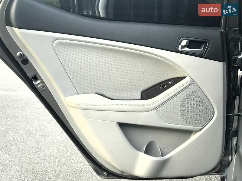 Седан Kia Optima 2014 в Києві