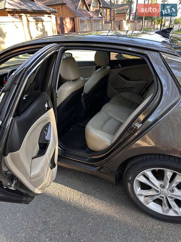Седан Kia Optima 2012 в Чернігові
