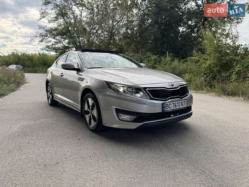 Седан Kia Optima 2013 в 