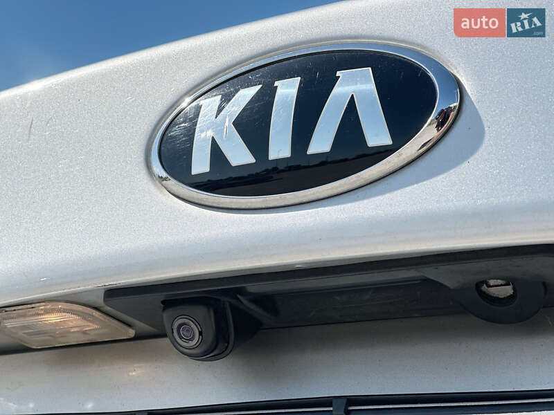 Седан Kia Optima 2016 в Києві