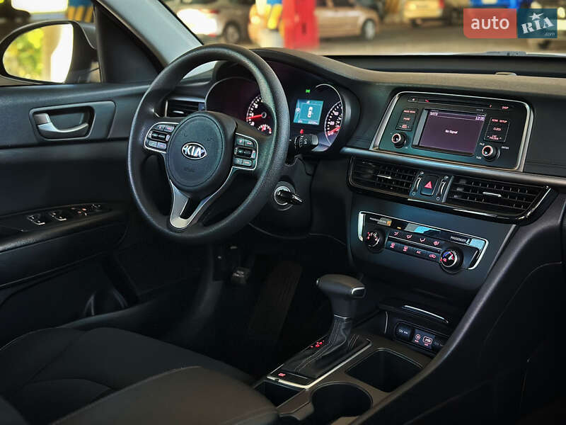 Седан Kia Optima 2016 в Києві