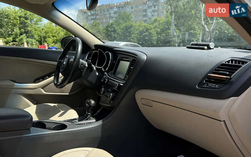 Седан Kia Optima 2014 в Львове
