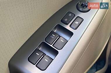Седан Kia Optima 2015 в 