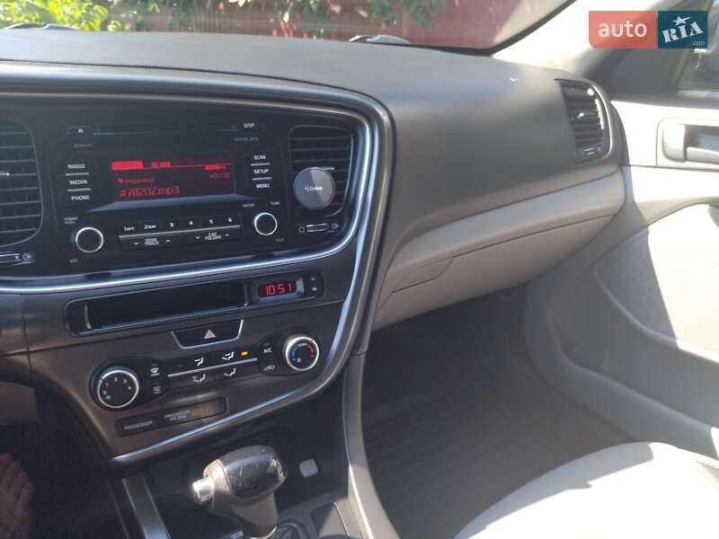 Седан Kia Optima 2013 в Липовце