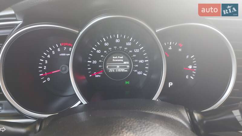 Седан Kia Optima 2013 в Липовце