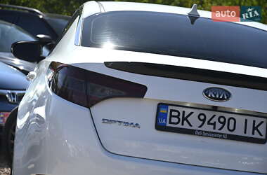 Седан Kia Optima 2012 в 