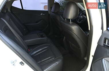 Седан Kia Optima 2012 в 