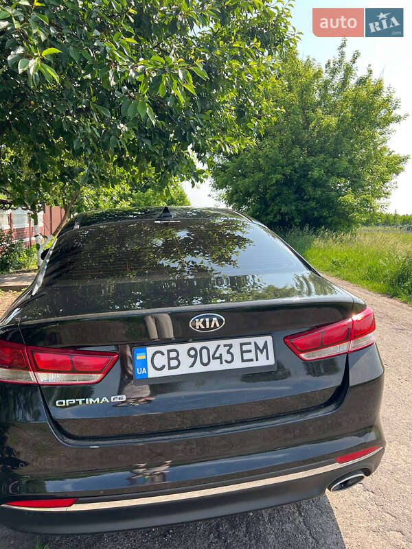 Седан Kia Optima 2017 в Козельце