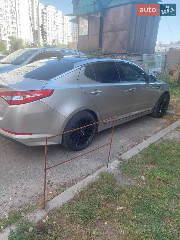 Седан Kia Optima 2013 в Киеве