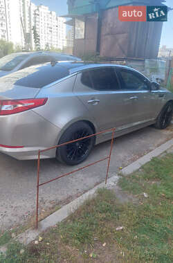Седан Kia Optima 2013 в 
