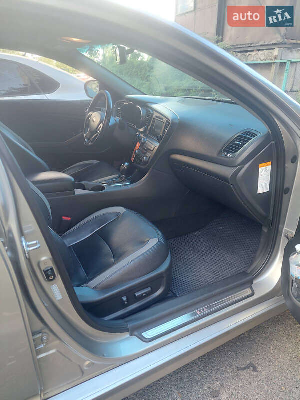 Седан Kia Optima 2013 в Киеве