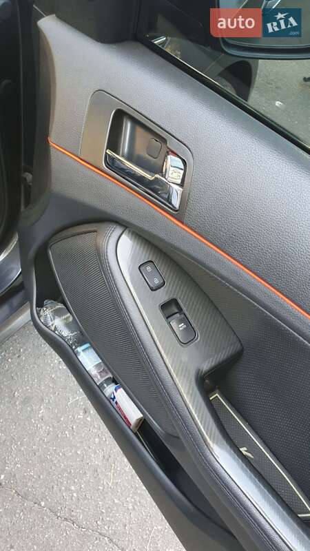 Седан Kia Optima 2012 в Киеве