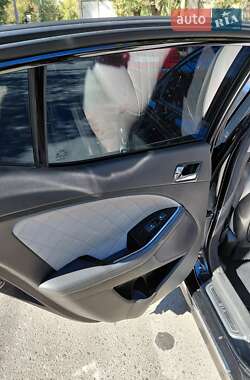 Седан Kia Optima 2015 в Києві