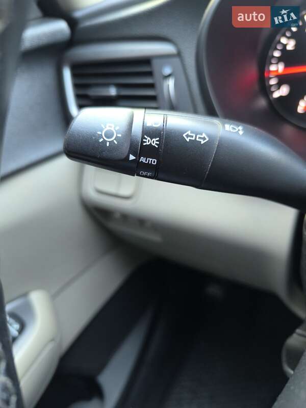 Седан Kia Optima 2016 в Киеве фото 4 Седан Kia Optima 2016 в Киеве