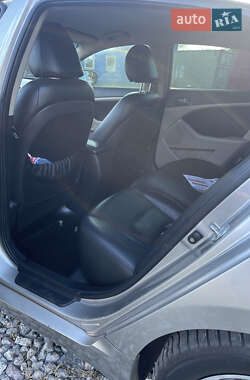 Седан Kia Optima 2012 в 