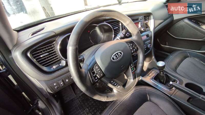 Седан Kia Optima 2011 в Львове