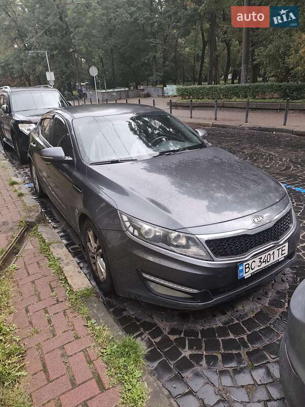 Седан Kia Optima 2011 в Львове