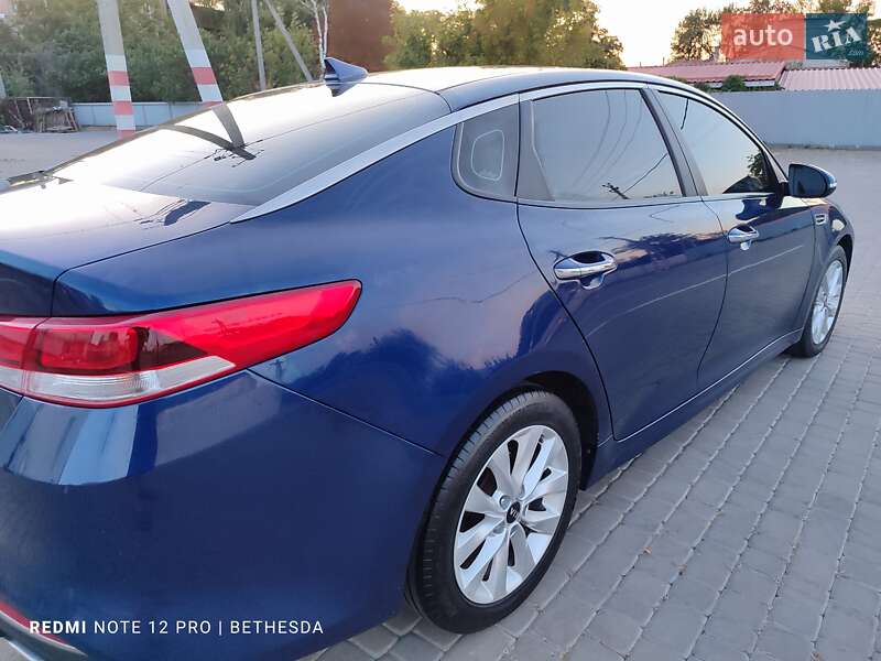 Седан Kia Optima 2016 в Кременчуге