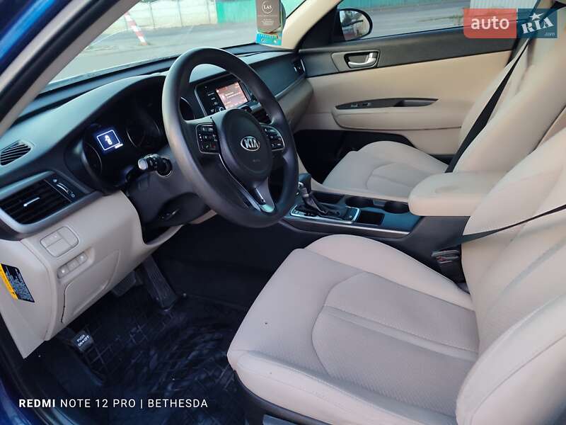 Седан Kia Optima 2016 в Кременчуге