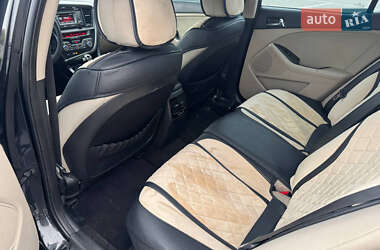Седан Kia Optima 2013 в 
