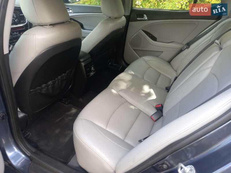 Седан Kia Optima 2014 в Кривом Роге