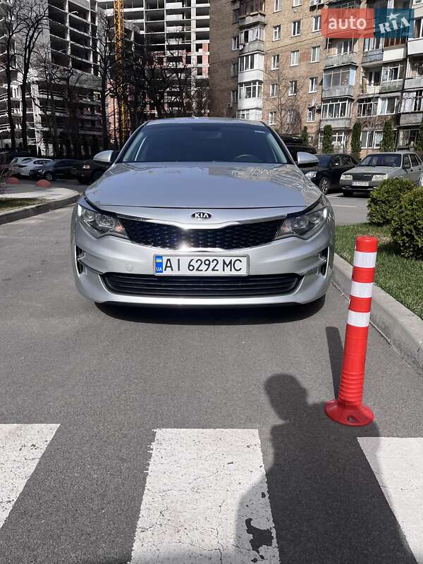 Седан Kia Optima 2016 в Киеве