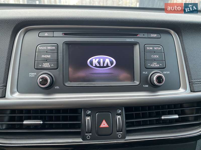 Седан Kia Optima 2017 в Киеве