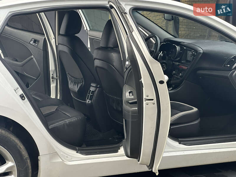 Седан Kia Optima 2012 в Рівному